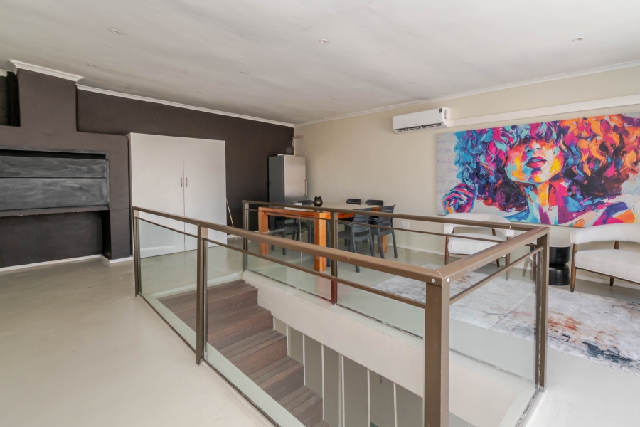 3 Bedroom Property for Sale in Sea Point Western Cape